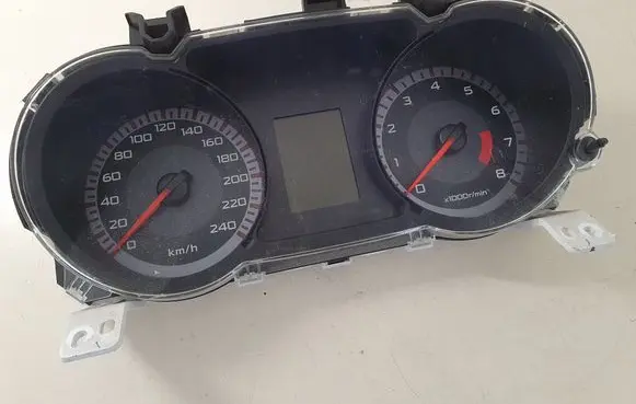 Mitsubishi Lancer VIII Speedometer (instrument cluster) 8100A117A