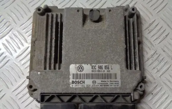 Skoda Octavia Mk2 (1Z) Engine control unit/module 03C906056L 0261S02036