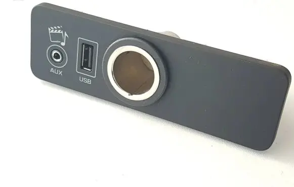 Jaguar XF X250 USB socket connector 28339197