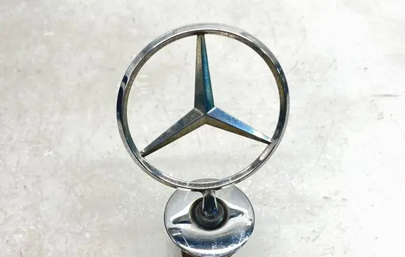 Mercedes-Benz E W211 Manufacturer badge logo/emblem 