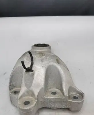 Mercedes-Benz CLA C117 X117 W117 Engine mounting bracket A2462401109