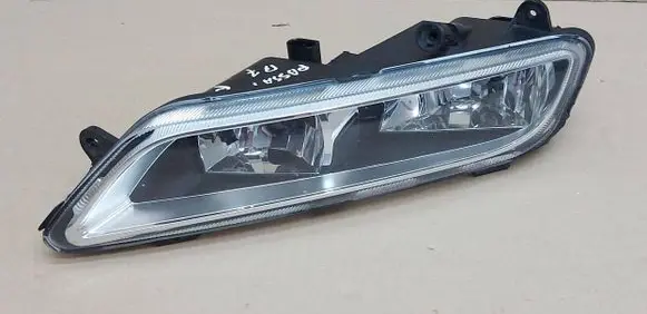 Volkswagen PASSAT B7 Front fog light 