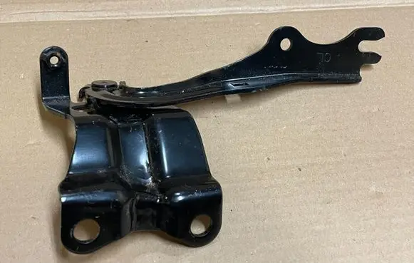 Mazda 3 II Engine bonnet/hood hinges BBM252420B