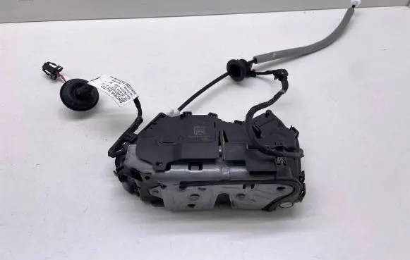 Skoda Kodiaq Front door lock 5TC837015D 565972297