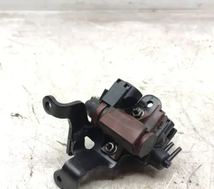 Ford Focus C-MAX Turbo solenoid valve 6G9Q9E882CA