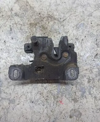 Audi A4 S4 B5 8D Engine bonnet/hood lock/catch