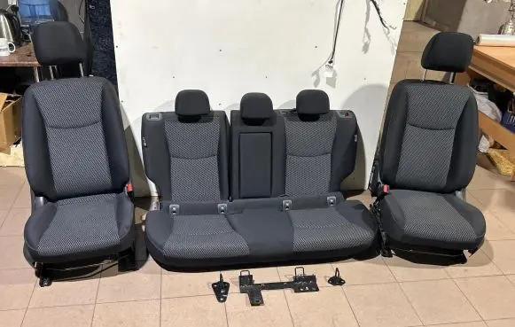 Nissan Pulsar Seat set 873113ZL5A 876113ZL0A 887003ZM2A