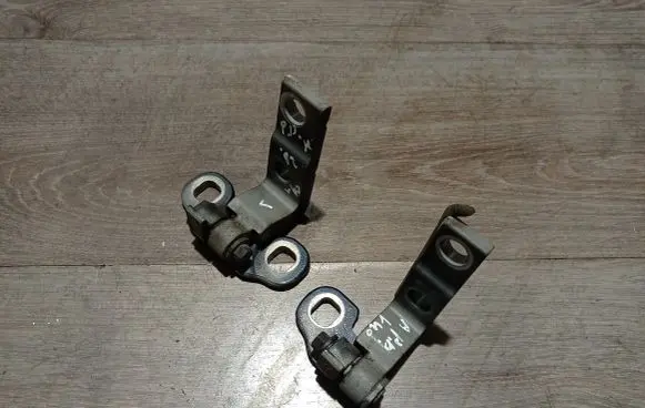 Front door hinge set