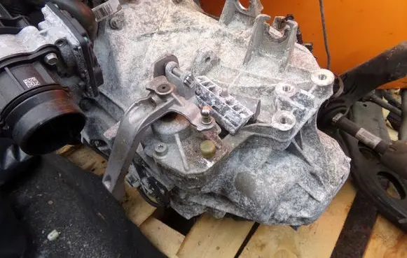 BMW 2 F45 Manual 6 speed gearbox 8671637 BIEGOW