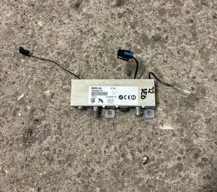 BMW 5 E39 Antenna control unit 8380685 21367510 11775103