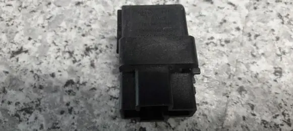 Nissan Primera Fuel pump relay 252309f910