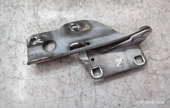 Nissan Navara Engine bonnet/hood hinges