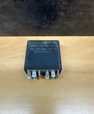 Volkswagen Golf IV Other relay 4B0919471A 5KG00656805