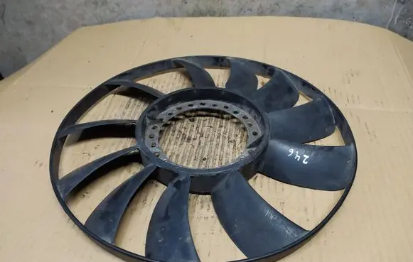 Volkswagen PASSAT B5 Fan impeller 058121301B