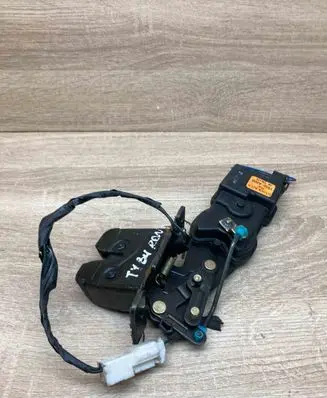 Hyundai Santa Fe Tailgate/trunk/boot lock/catch/latch 1800A000 WithPlug
