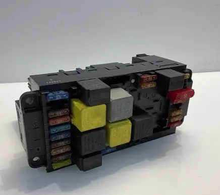 Mercedes-Benz C W203 Fuse module 2035452801 5DK00848551 A2035452801