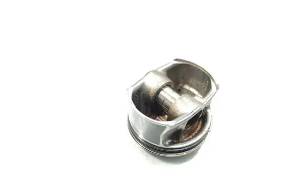 Skoda Fabia Mk2 (5J) Piston 