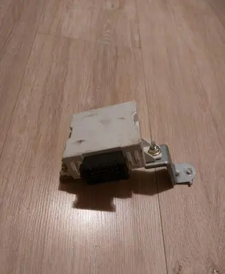Toyota Avensis T250 Window wiper relay 8594005020