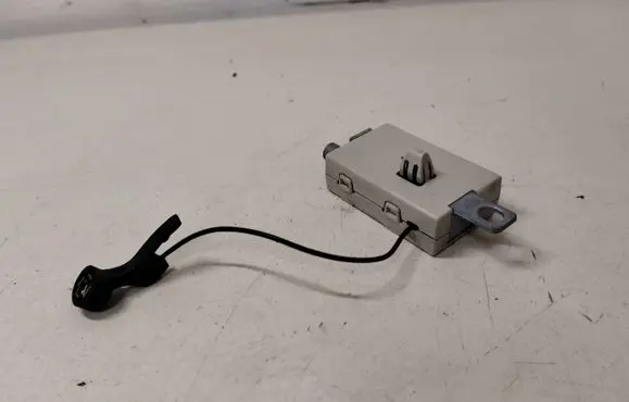 Volvo C30 Aerial antenna amplifier 30732030