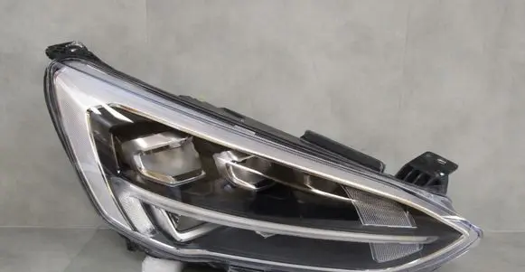 Ford Focus Headlight/headlamp JX7B-13E014-AD