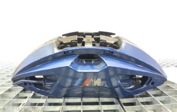 BMW 5 G30 G31 G38 Front brake caliper 6875296