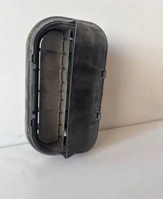 Mercedes-Benz B W246 W242 Quarter panel pressure vent A2048300442