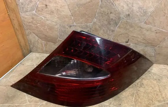 Mercedes-Benz CLS C219 Rear/tail lights A2198200264
