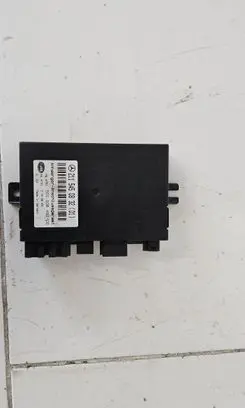 Mercedes-Benz E W211 Tow bar trailer control unit/module 2115450832 5DS00849300
