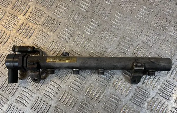 Mercedes-Benz E W211 Fuel main line pipe A6420700495 A6110780449