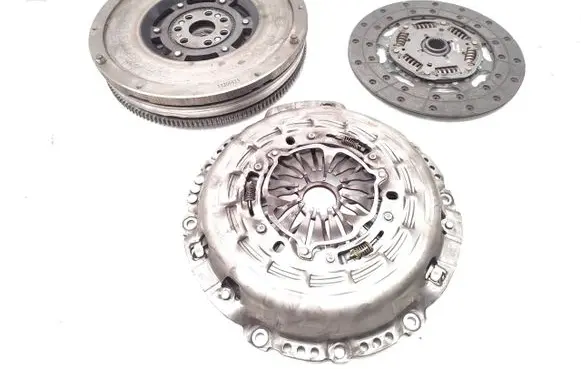 Mitsubishi L200 Clutch set kit 1120A321