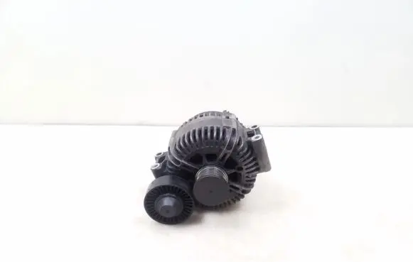 BMW 5 E60 E61 Generator/alternator 7521178