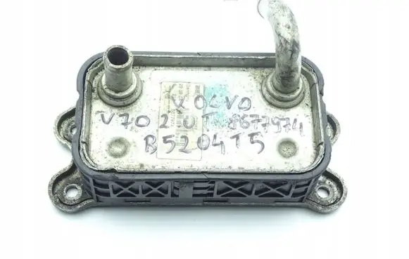 Volvo V70 Engine oil radiator 8677974