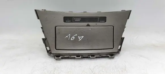 Toyota Avensis T270 Glove box 83950050102829 050102829