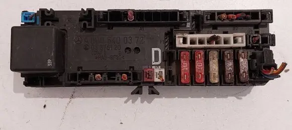 Mercedes-Benz C W202 Fuse box set A0005400372 501413 05376120