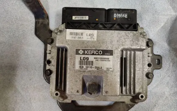 KIA Sportage Engine control unit/module 391102BAL9 9001120295KE 391012BAL9