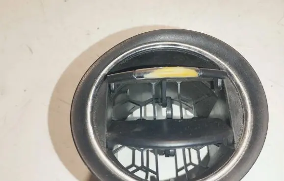 Ford Galaxy Dash center air vent grill
