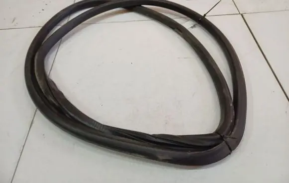Volkswagen PASSAT B6 Rubber seal front coupe door 