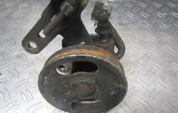 Mazda 323 Power steering pump