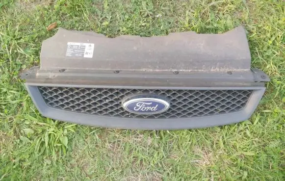 Ford Focus Front bumper upper radiator grill 4M518200AG 4M518200BJ 4M518138AE
