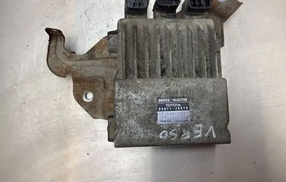 Toyota Corolla Verso AR10 Fuel injection control unit/module 8987120070 1310001371