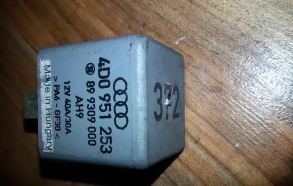 Audi A4 S4 B5 8D Other relay 4D0951253 899309000
