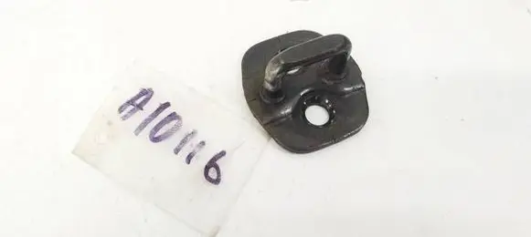 Nissan Murano Z50 Front door lock loop/hook striker 