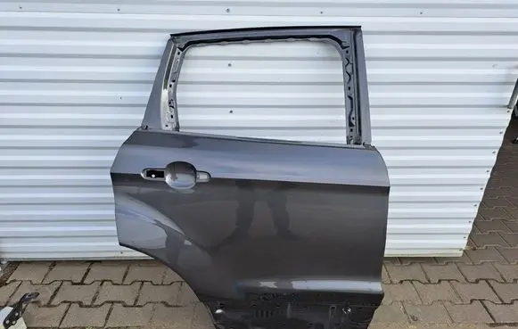 Ford Kuga II Rear door