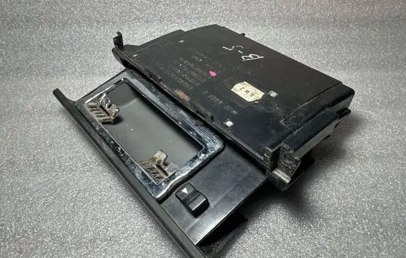 Audi A4 S4 B5 8D Car ashtray 8D0857951G 8D0857951J 8D0857951H