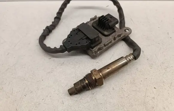 Mercedes-Benz E W213 Lambda probe sensor A0009054704 SNS381 0009054704