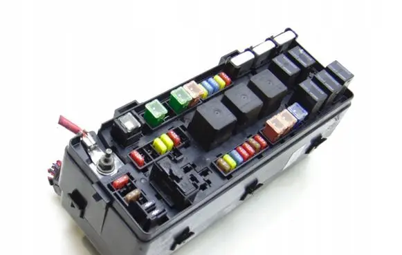 Chrysler 300 - 300C Fuse module