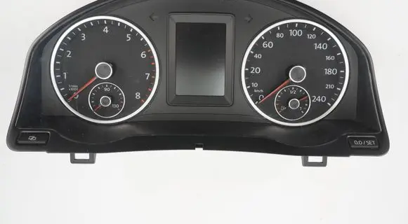 Volkswagen Tiguan Speedometer (instrument cluster) 5N0920872