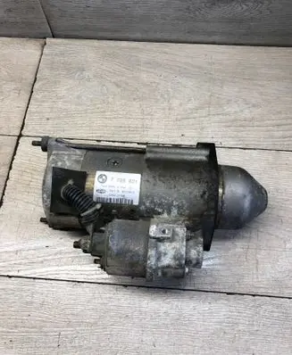 BMW 7 E38 Starter motor 7785821 63114012