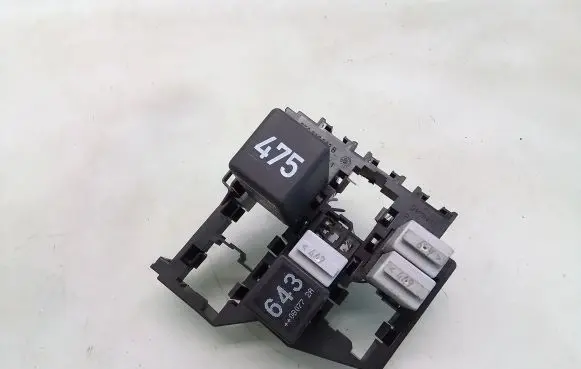 Volkswagen Transporter - Caravelle T5 Fuse module