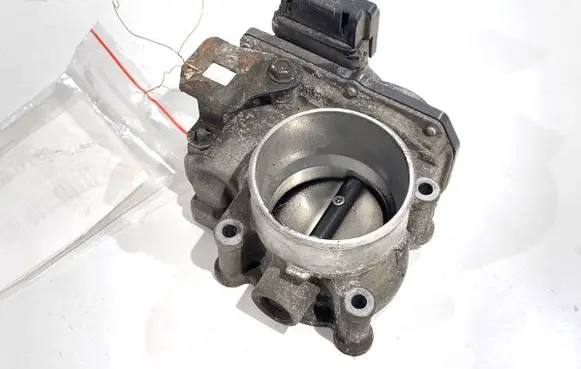Mazda 3 II Engine shut-off valve PEAR13640K4238